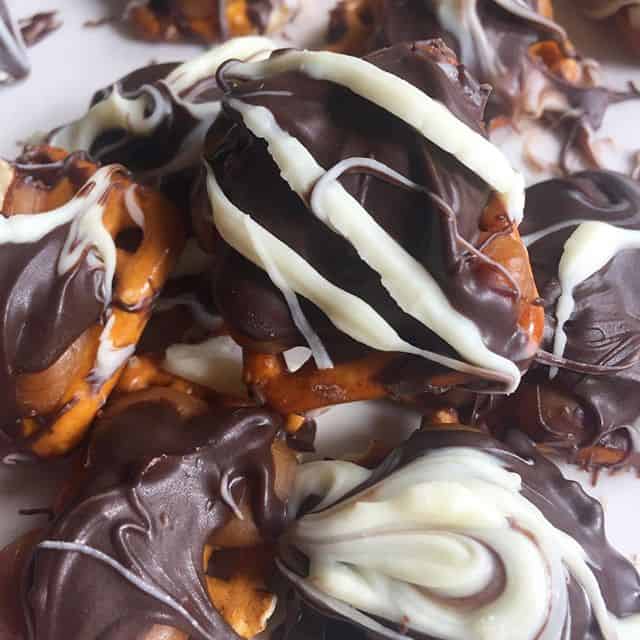 pretzel pecan caramel chocolate bites