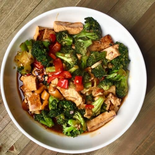 Tofu and Broccoli Stir Fry - FlyPeachPie