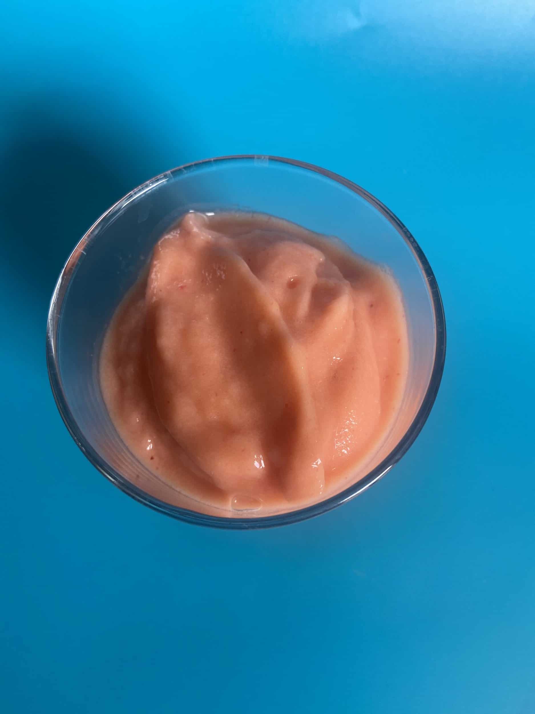 White Gummi Smoothie FlyPeachPie